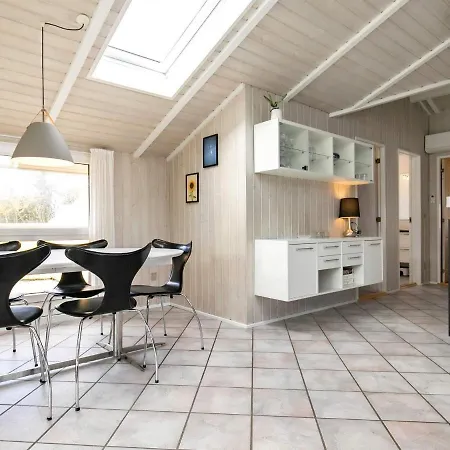 8 Person Holiday In