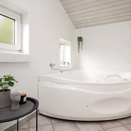 8 Person Holiday In Сasa de vacaciones