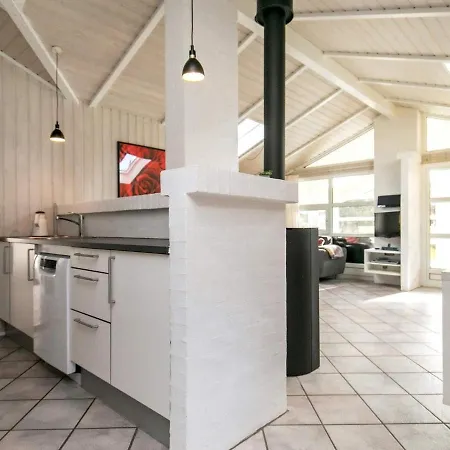 8 Person Holiday In *